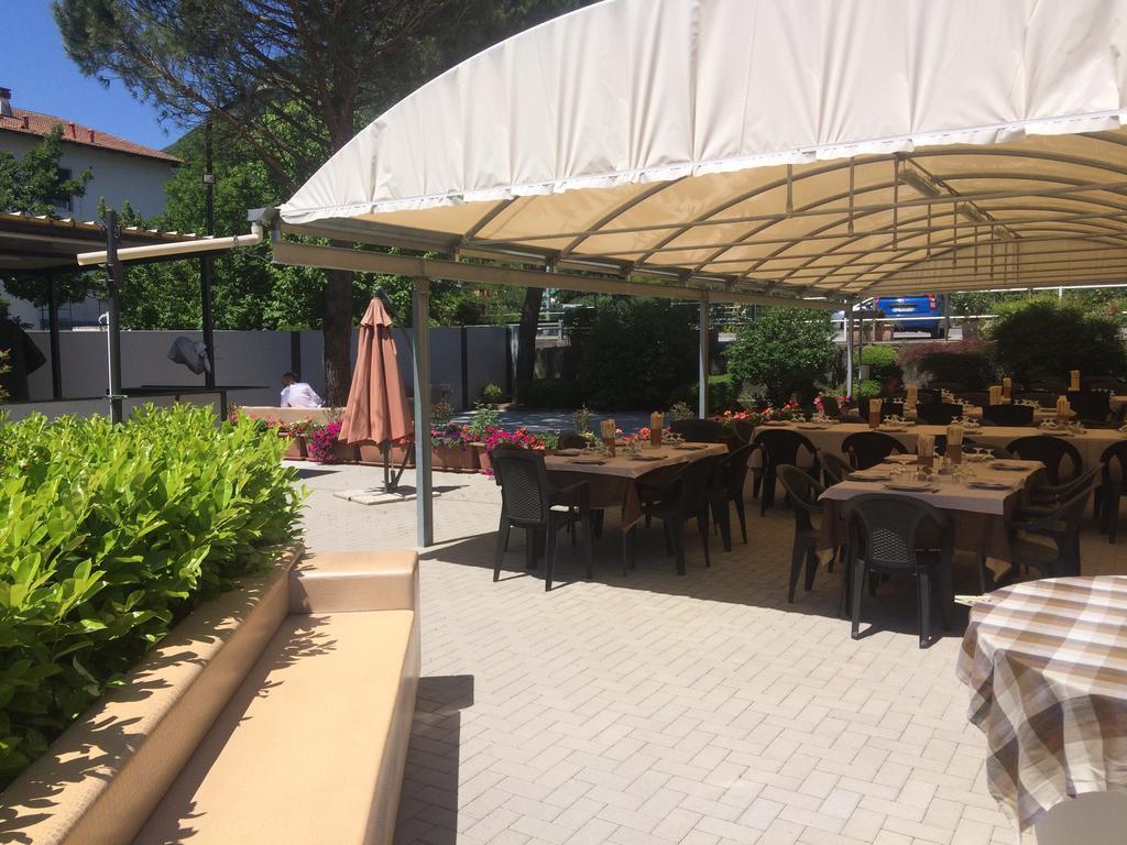 Albergo Cristallo Cittiglio Zewnętrze zdjęcie